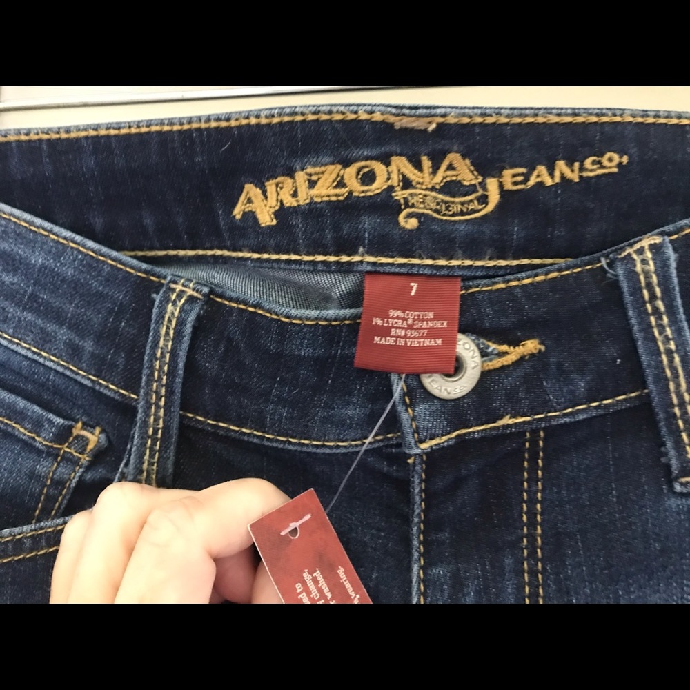 Arizona Jean Co NEW WITH TAGS Capri Jeans Size 7 - Picture 3 of 6